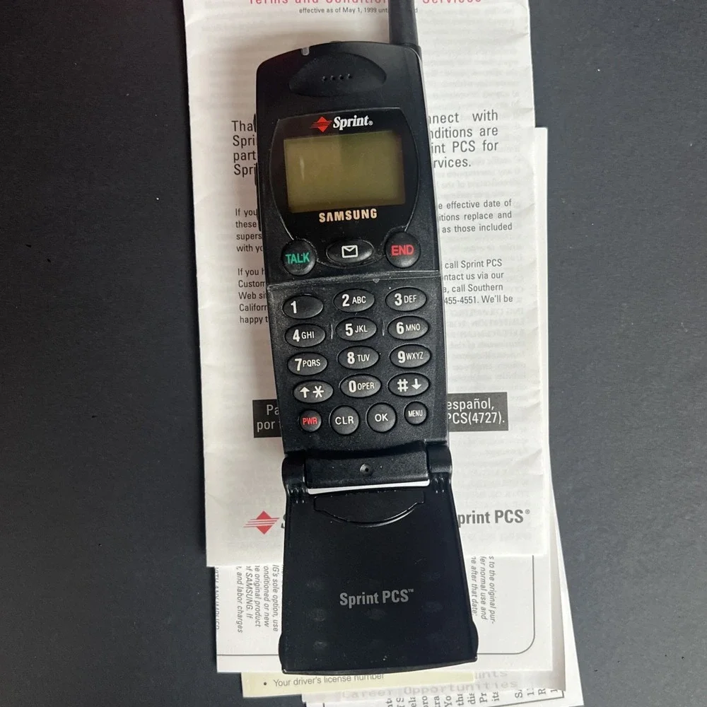 VTG Sprint PCS Samsung SCH-2000 Cell Phone w/ Box Charger Manuals Powers On